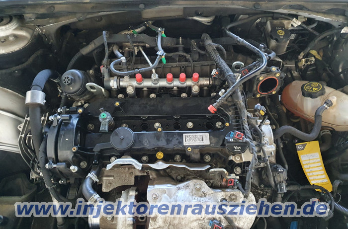 Injektoren ausbauen aus Opel Insignia mit 2.0
                Motor