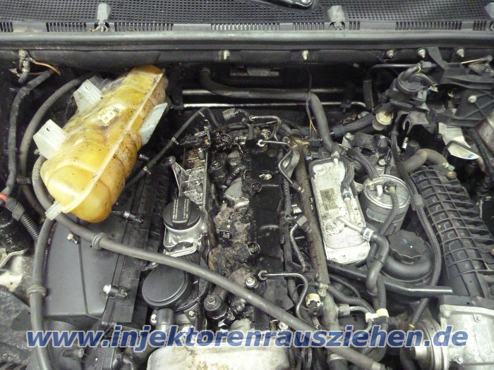 Injektoren ausziehen Mercedes ML W163 mit 2.7
                CDI Motoren